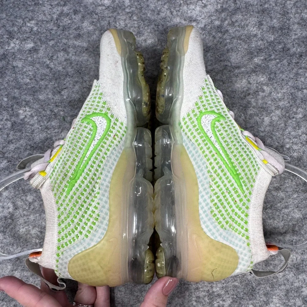 Nike Air Vapormax 2021 FK Shoes Womens Size 7 White Green Sneakers FD0871-100